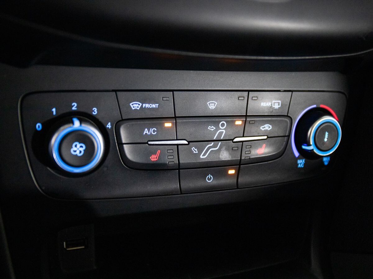 Ford Focus 2015 - фото автомобиля