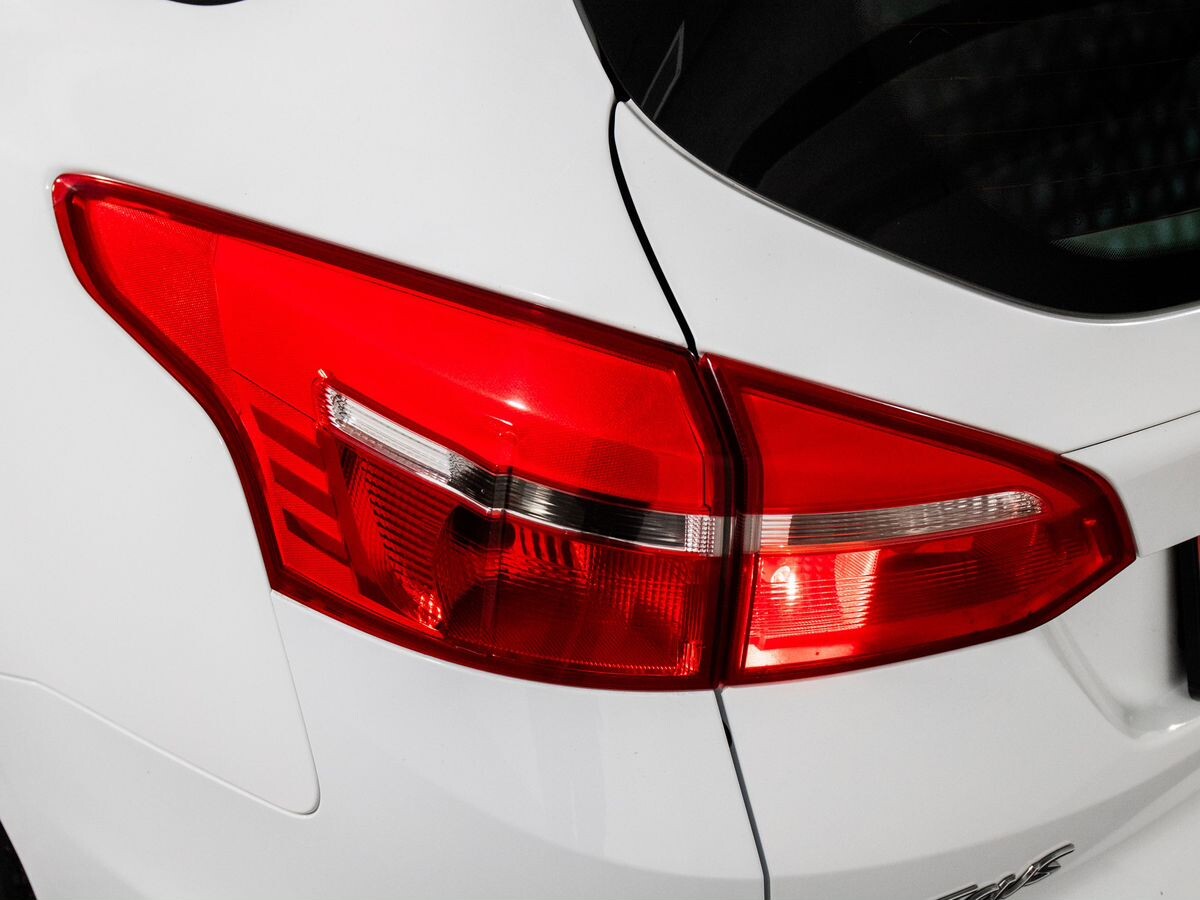 Ford Focus 2015 - фото автомобиля