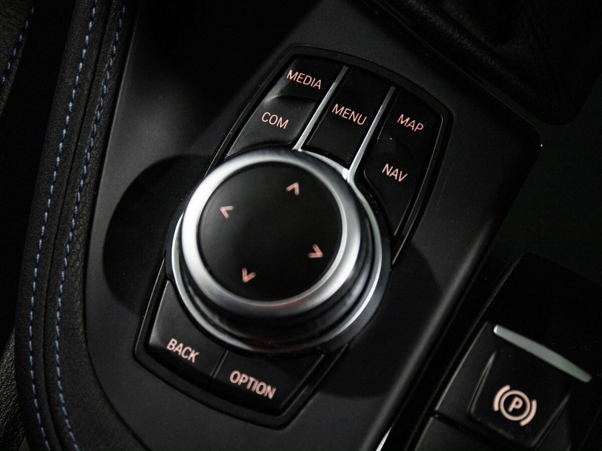 BMW X1 2019 - фото автомобиля