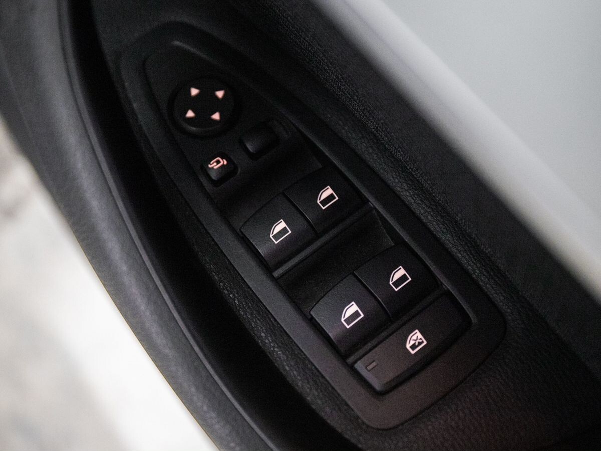 BMW X1 2019 - фото автомобиля