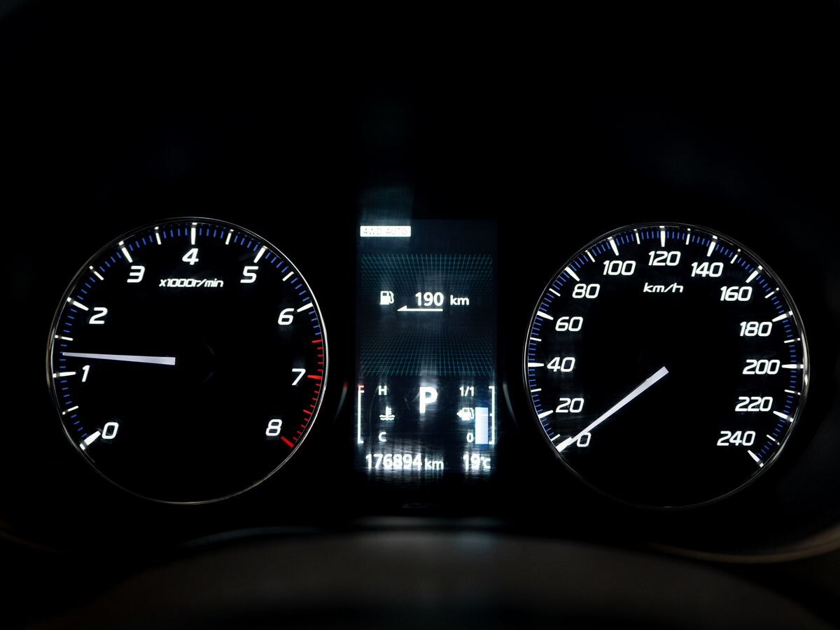 Mitsubishi Outlander 2012 - фото автомобиля