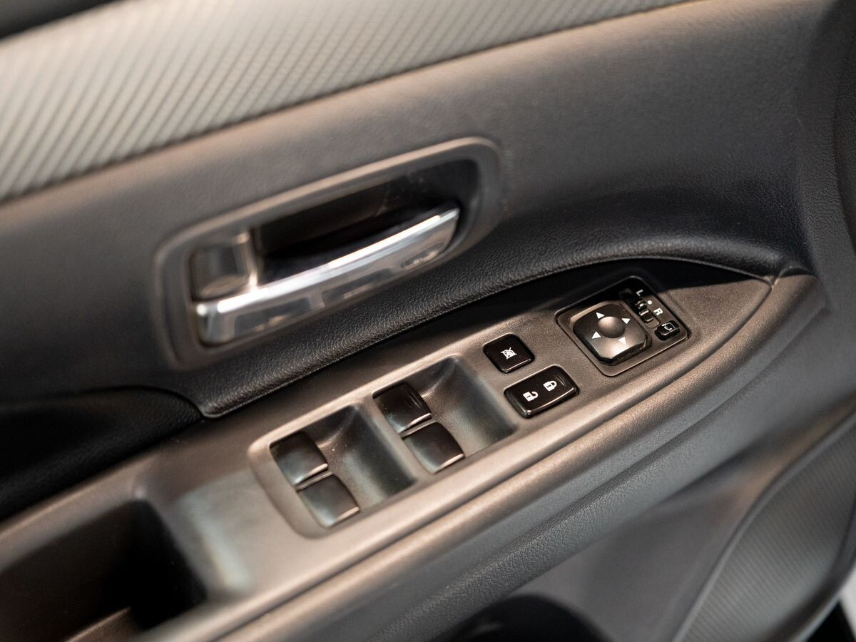 Mitsubishi Outlander 2012 - фото автомобиля