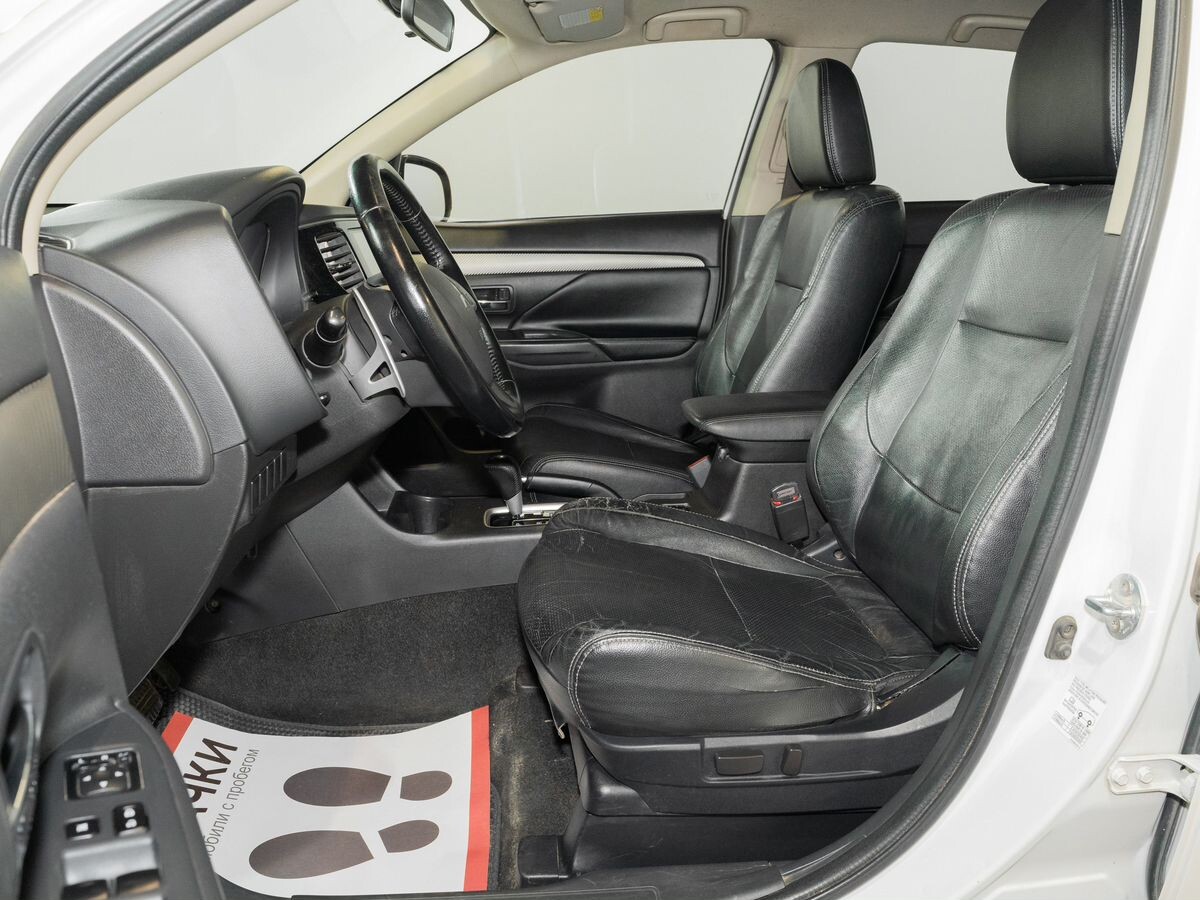 Mitsubishi Outlander 2012 - фото автомобиля
