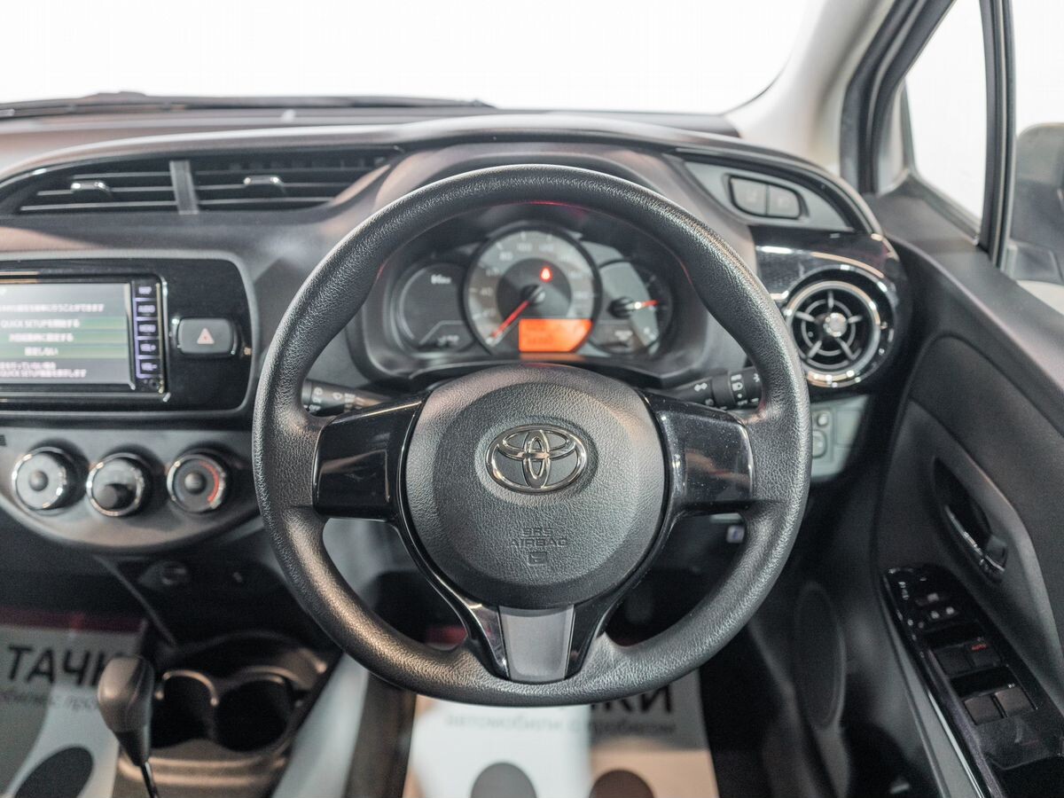 Toyota Vitz 2019 - фото автомобиля