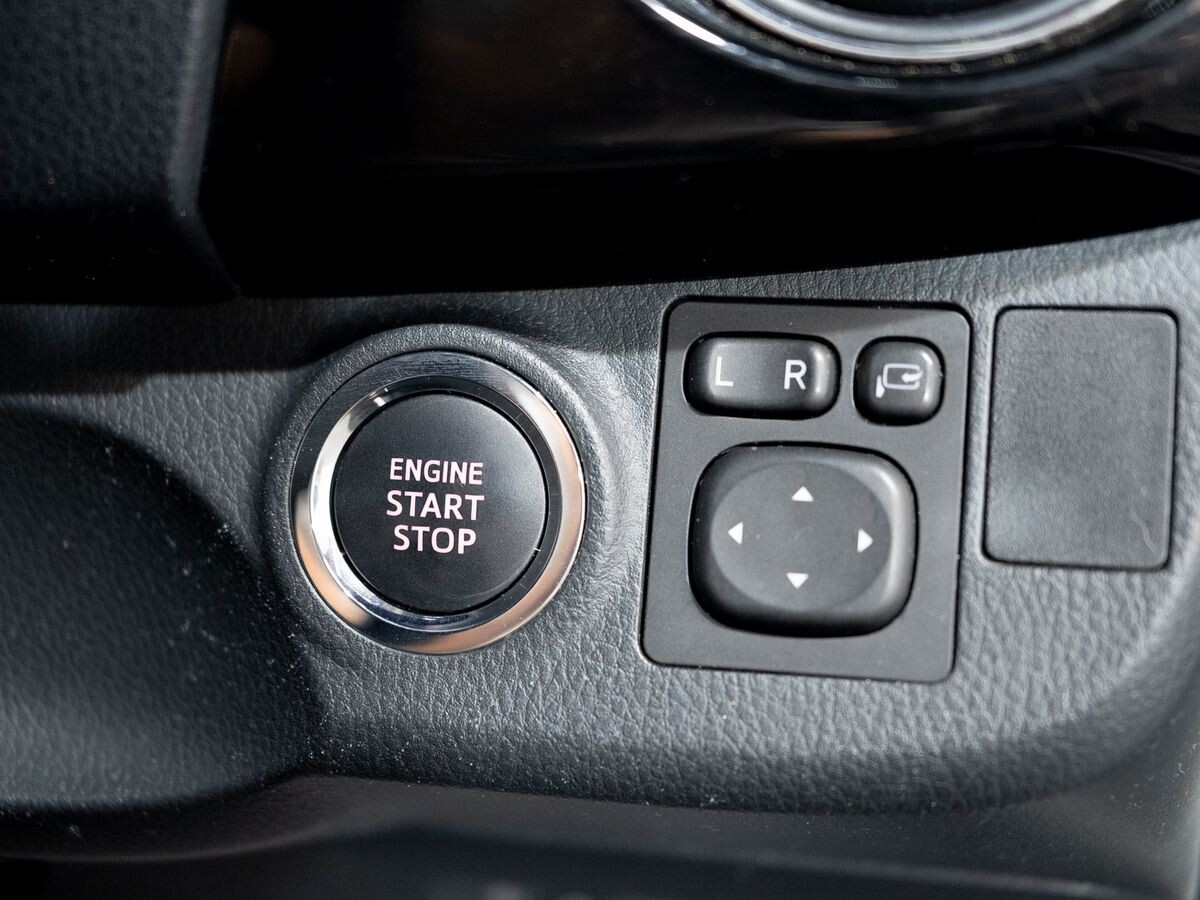 Toyota Vitz 2019 - фото автомобиля