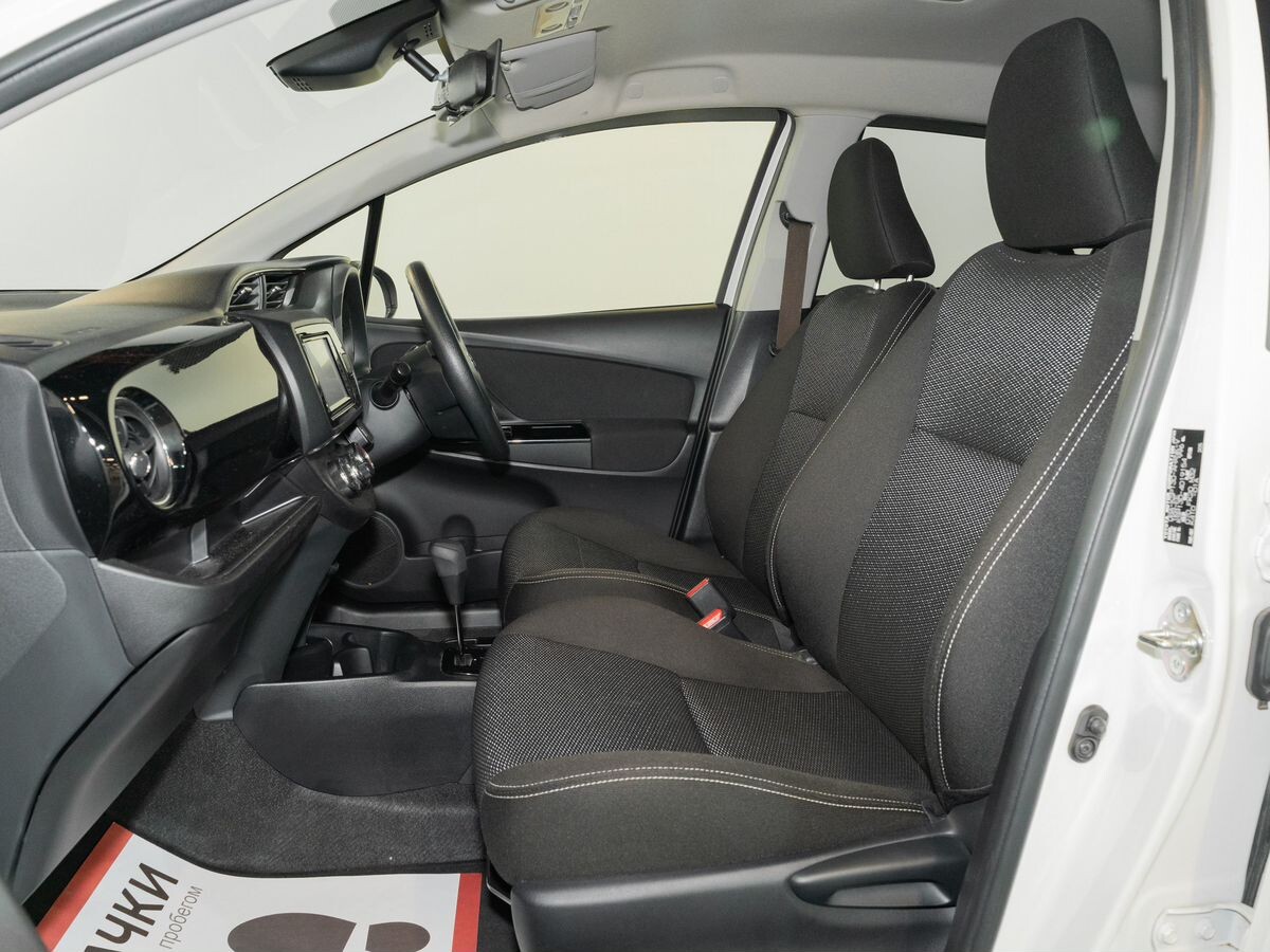 Toyota Vitz 2019 - фото автомобиля