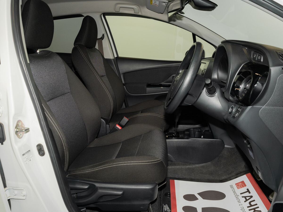 Toyota Vitz 2019 - фото автомобиля