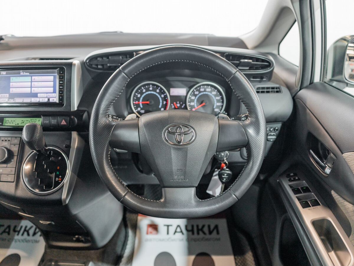 Toyota Wish 2009 - фото автомобиля