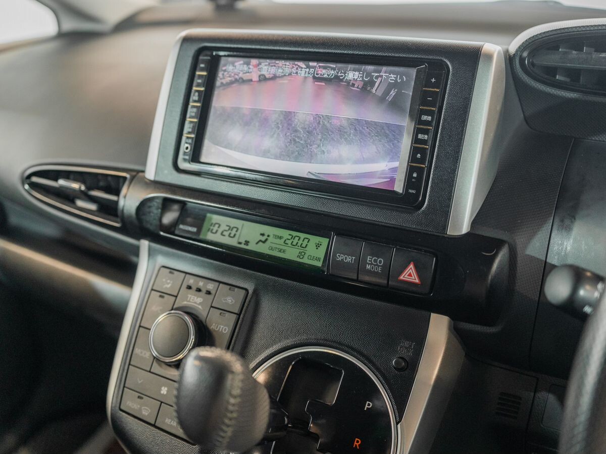 Toyota Wish 2009 - фото автомобиля