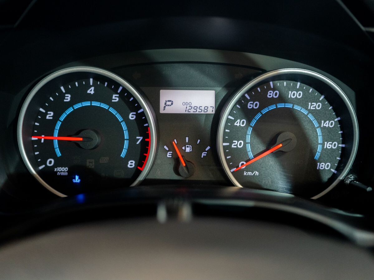 Toyota Wish 2009 - фото автомобиля