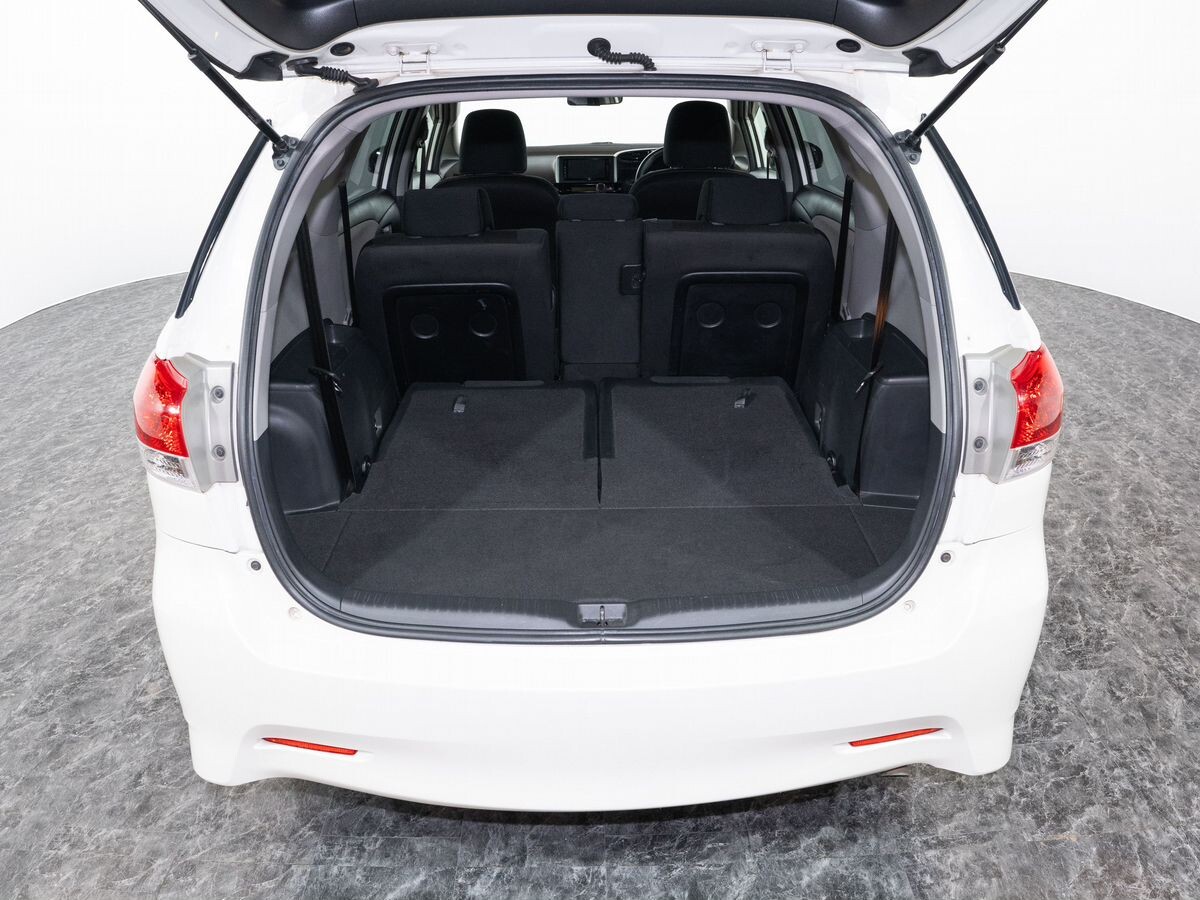 Toyota Wish 2009 - фото автомобиля