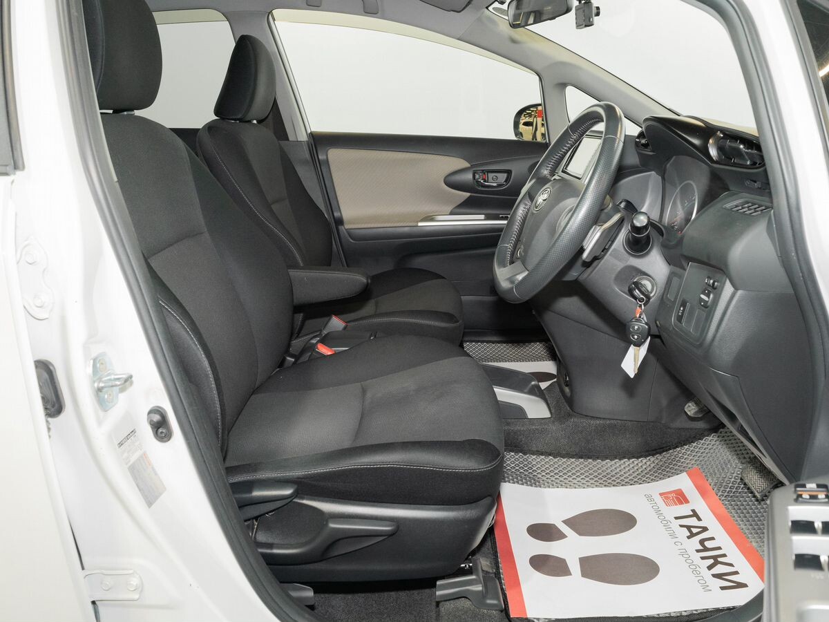 Toyota Wish 2009 - фото автомобиля