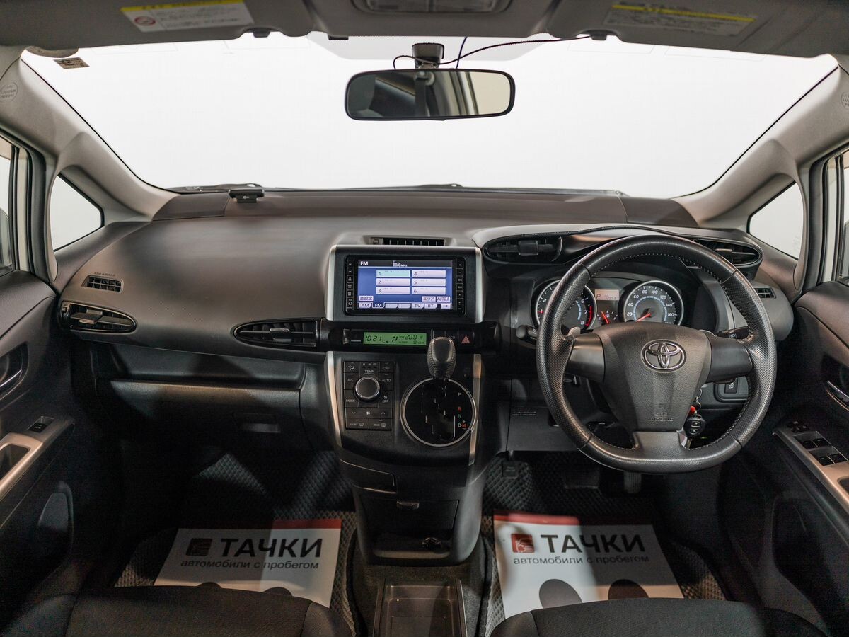 Toyota Wish 2009 - фото автомобиля