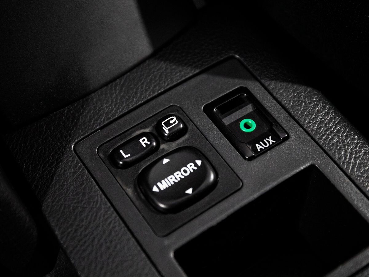 Toyota RAV4 2011 - фото автомобиля