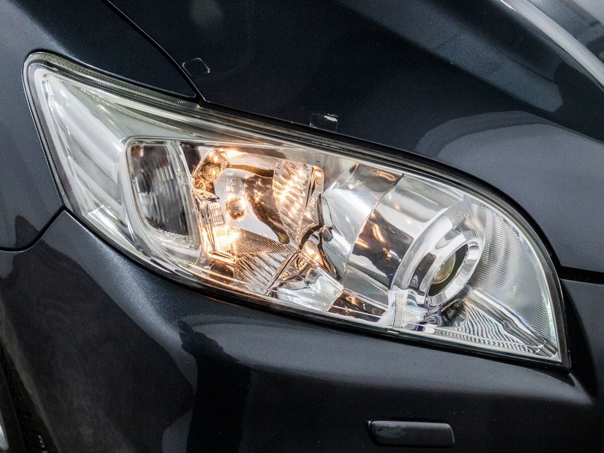 Toyota RAV4 2011 - фото автомобиля