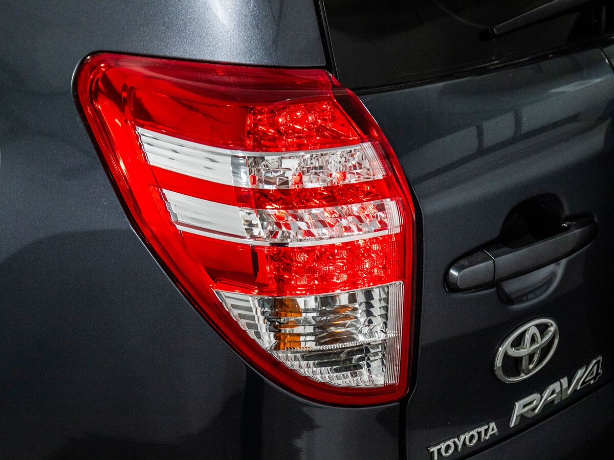 Toyota RAV4 2011 - фото автомобиля