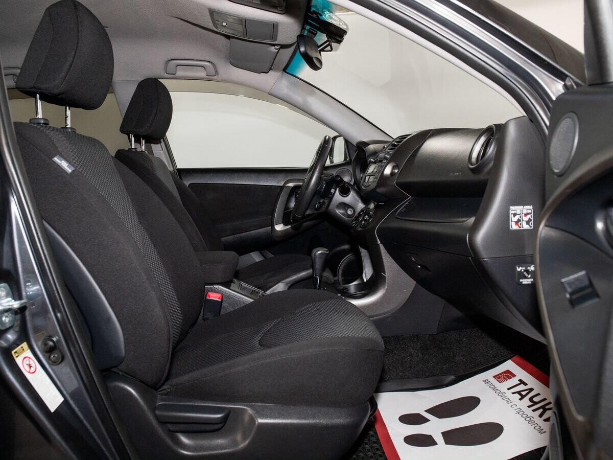 Toyota RAV4 2011 - фото автомобиля