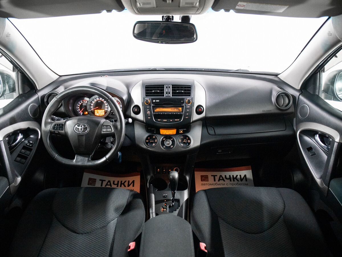 Toyota RAV4 2011 - фото автомобиля