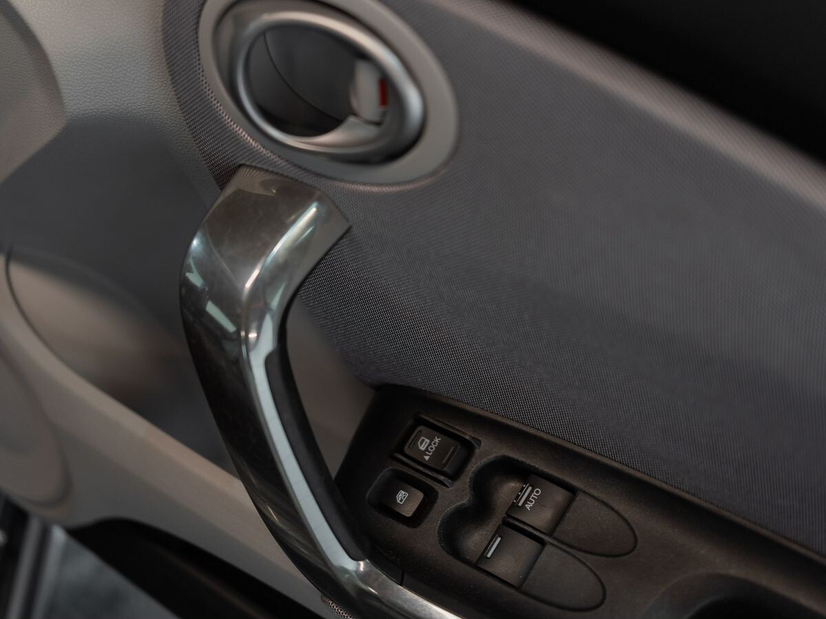 Honda CR-Z 2010 - фото автомобиля