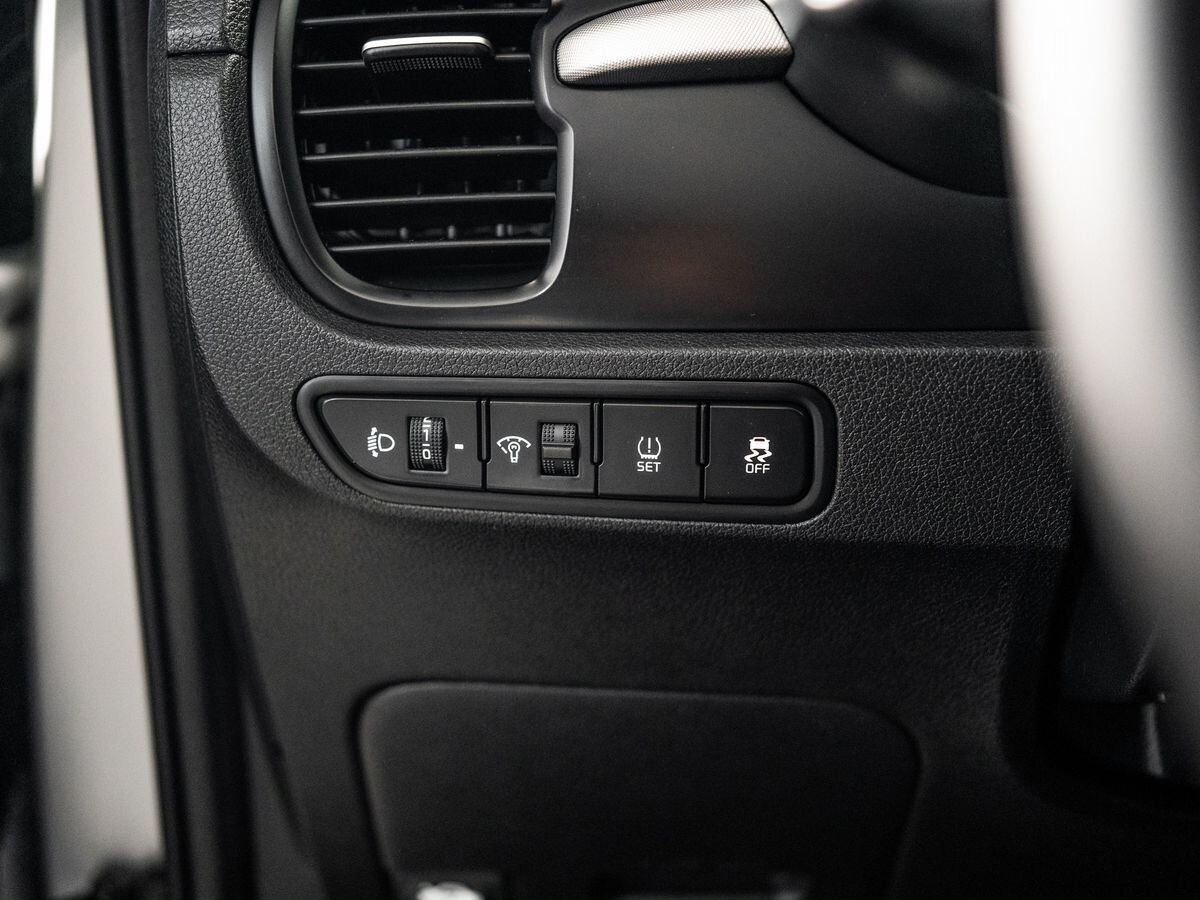 Kia Rio 2019 - фото автомобиля