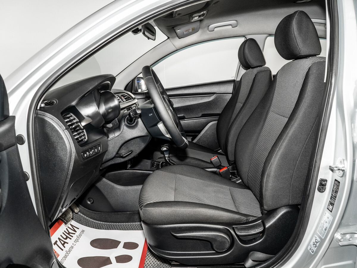 Kia Rio 2019 - фото автомобиля