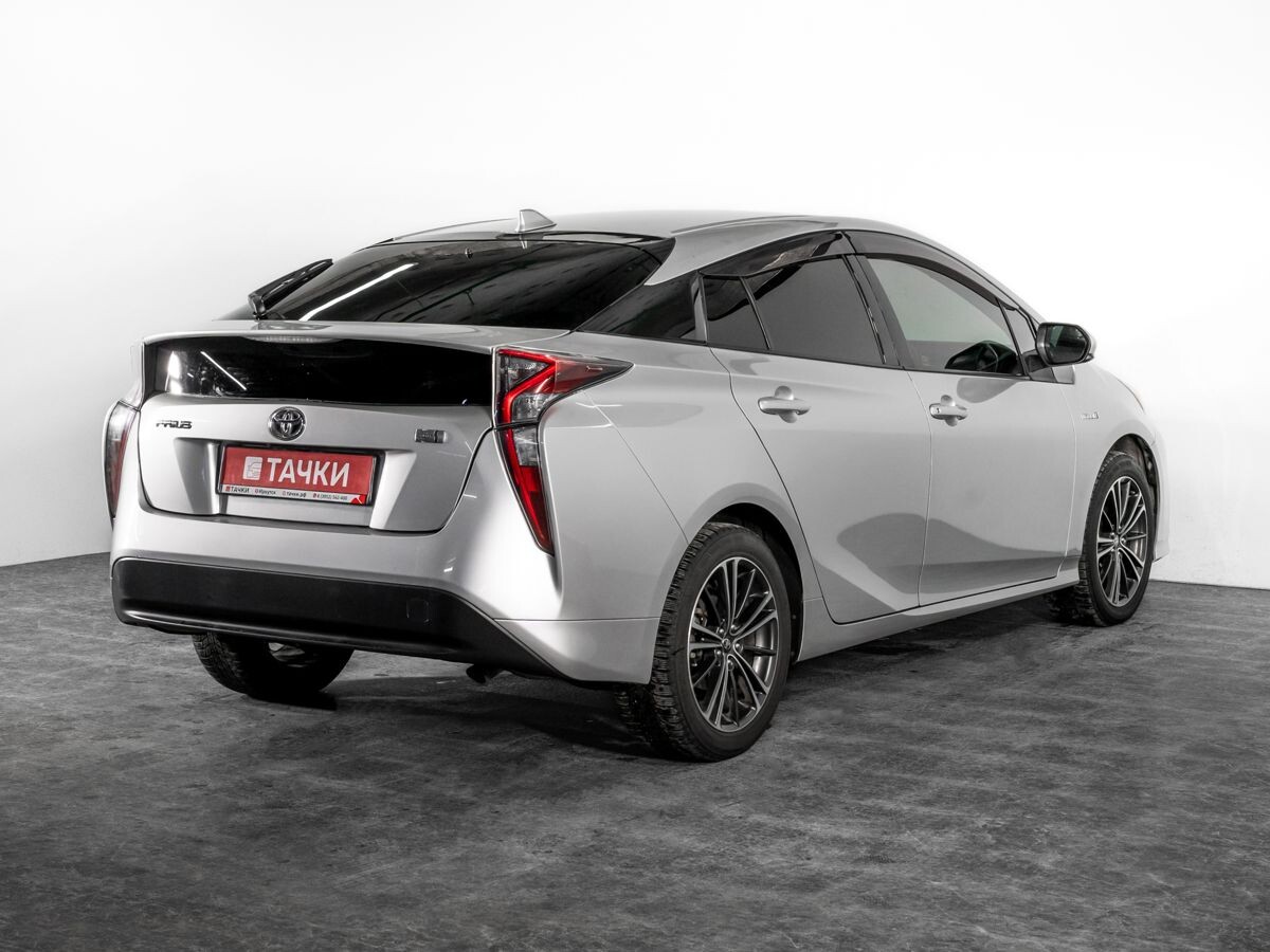 Toyota Prius 2018 - фото автомобиля