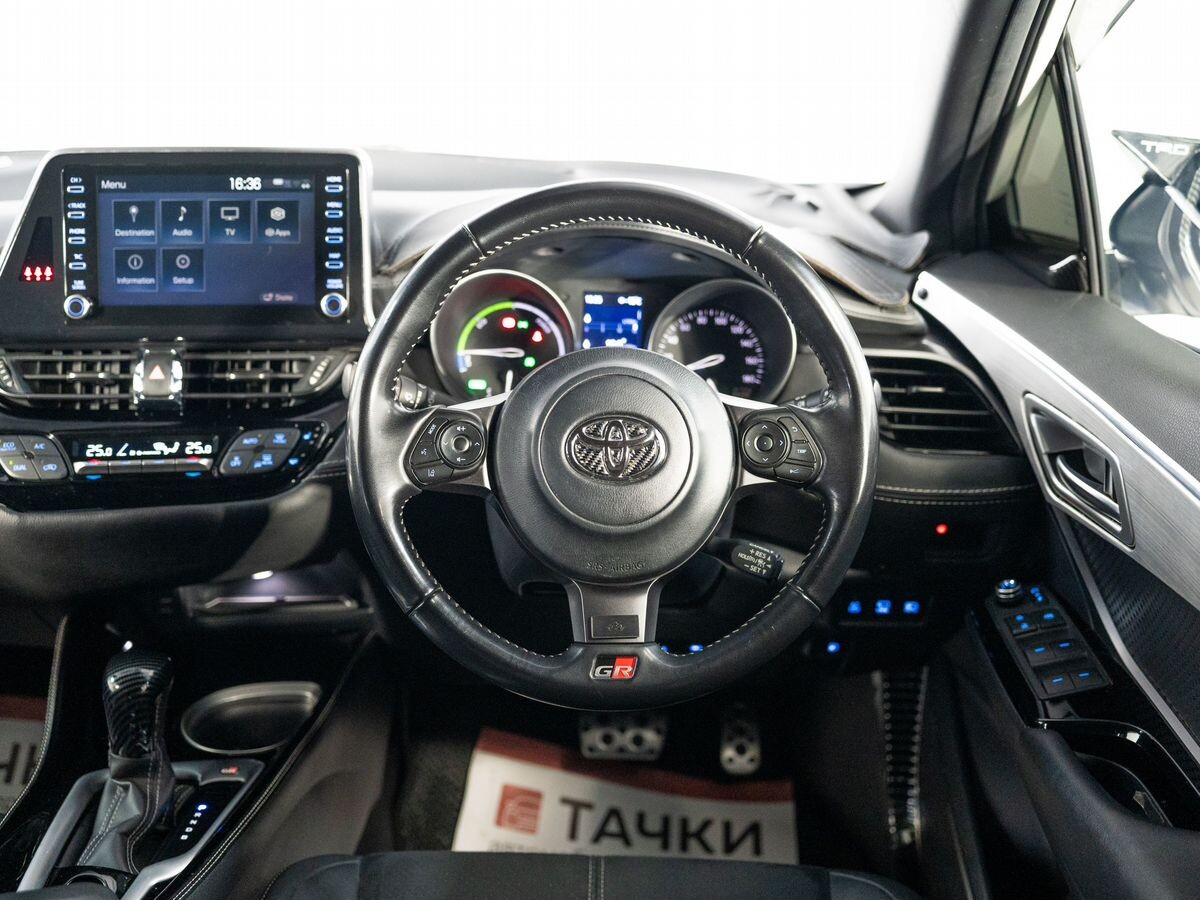 Toyota C-HR 2019 - фото автомобиля