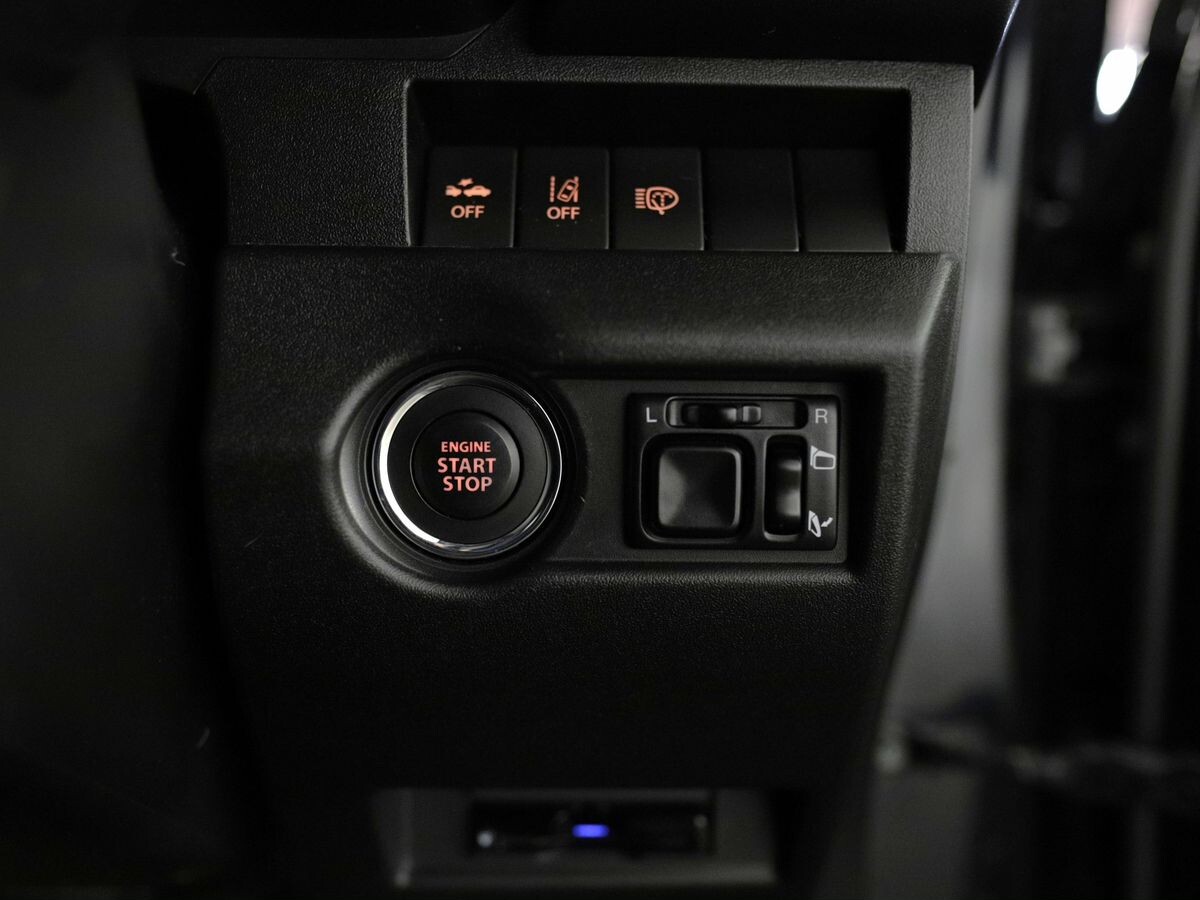 Suzuki Jimny 2020 - фото автомобиля