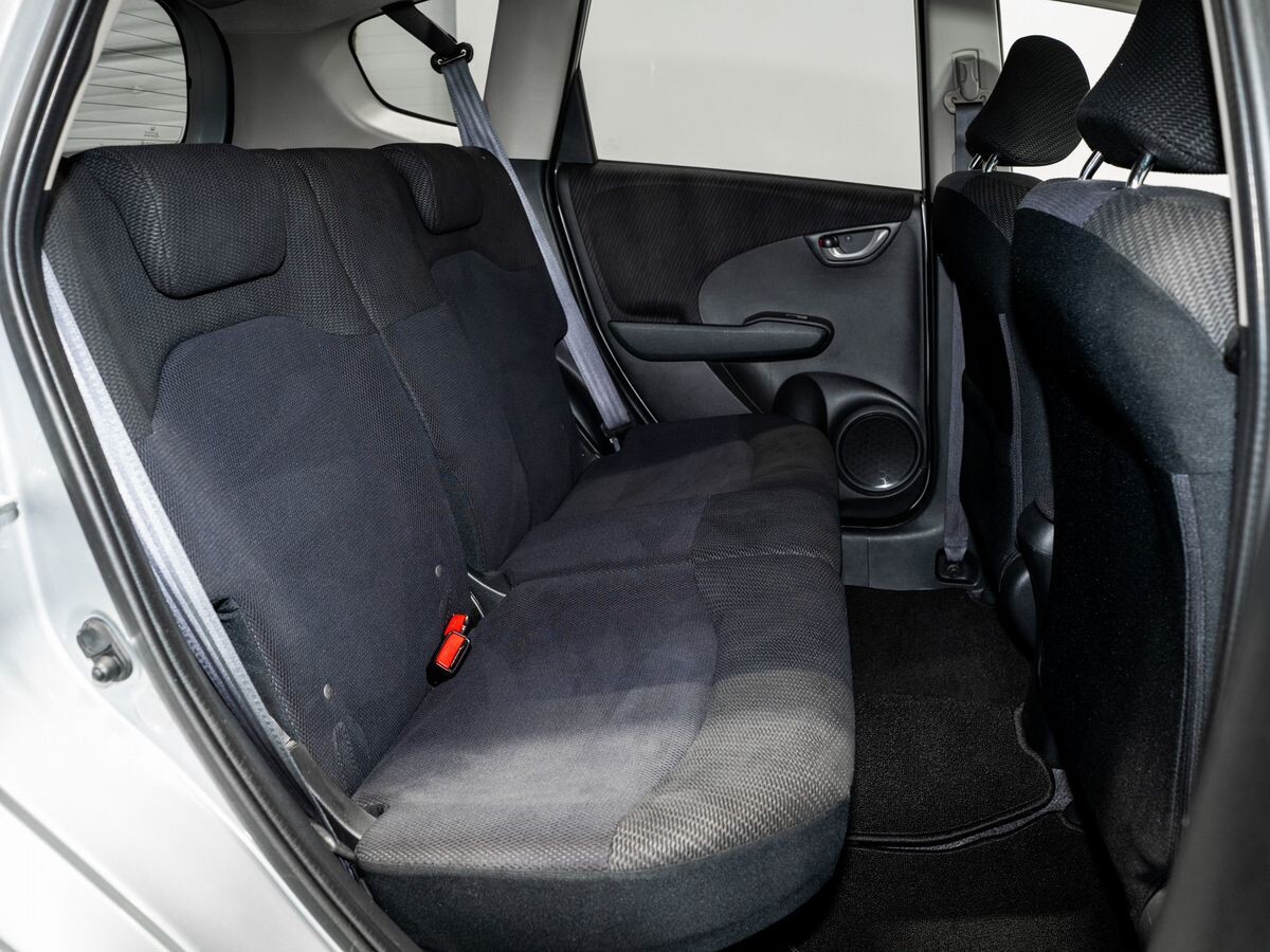 Honda Fit 2011 - фото автомобиля