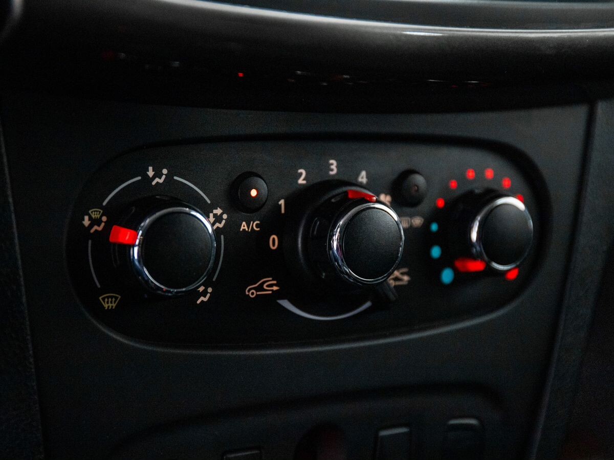 Renault Sandero 2016 - фото автомобиля