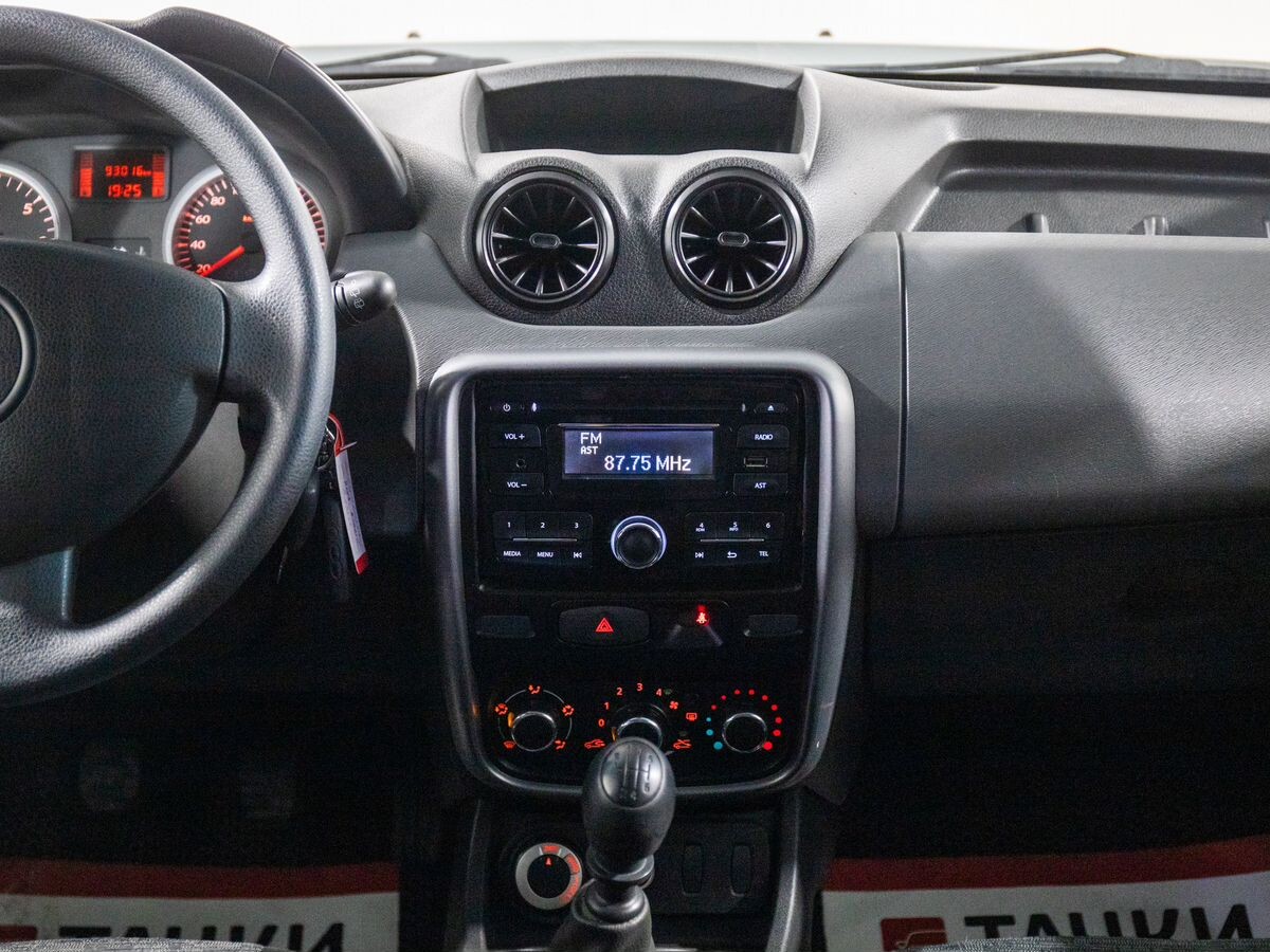 Renault Duster 2013 - фото автомобиля