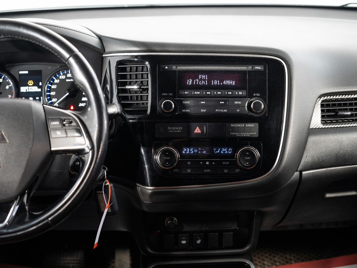 Mitsubishi Outlander 2018 - фото автомобиля