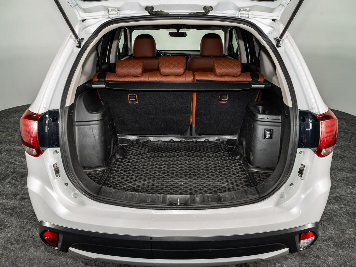 Mitsubishi Outlander 2018 - фото автомобиля