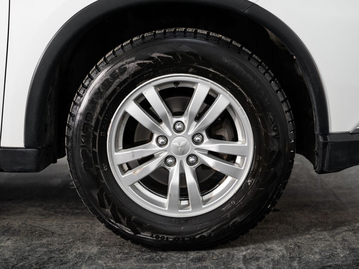 Mitsubishi Outlander 2018 - фото автомобиля