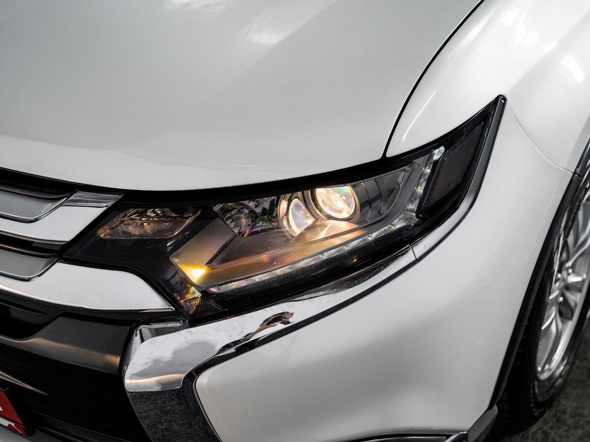Mitsubishi Outlander 2018 - фото автомобиля