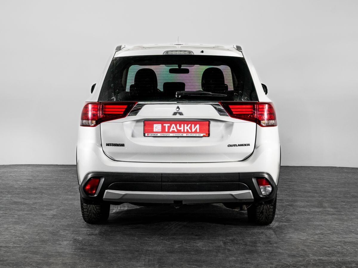 Mitsubishi Outlander 2018 - фото автомобиля