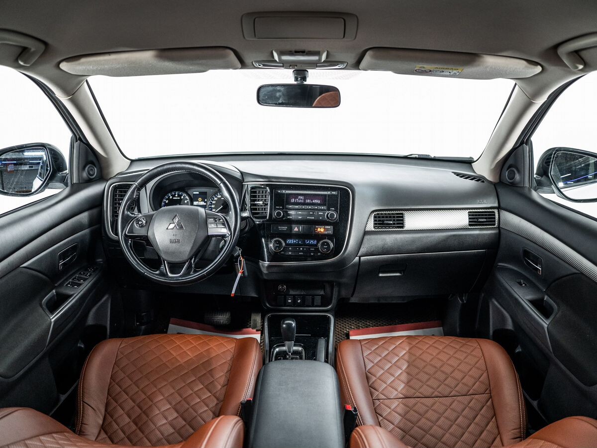Mitsubishi Outlander 2018 - фото автомобиля