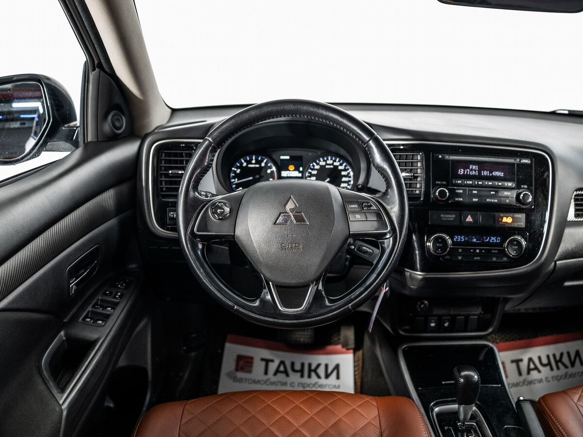 Mitsubishi Outlander 2018 - фото автомобиля