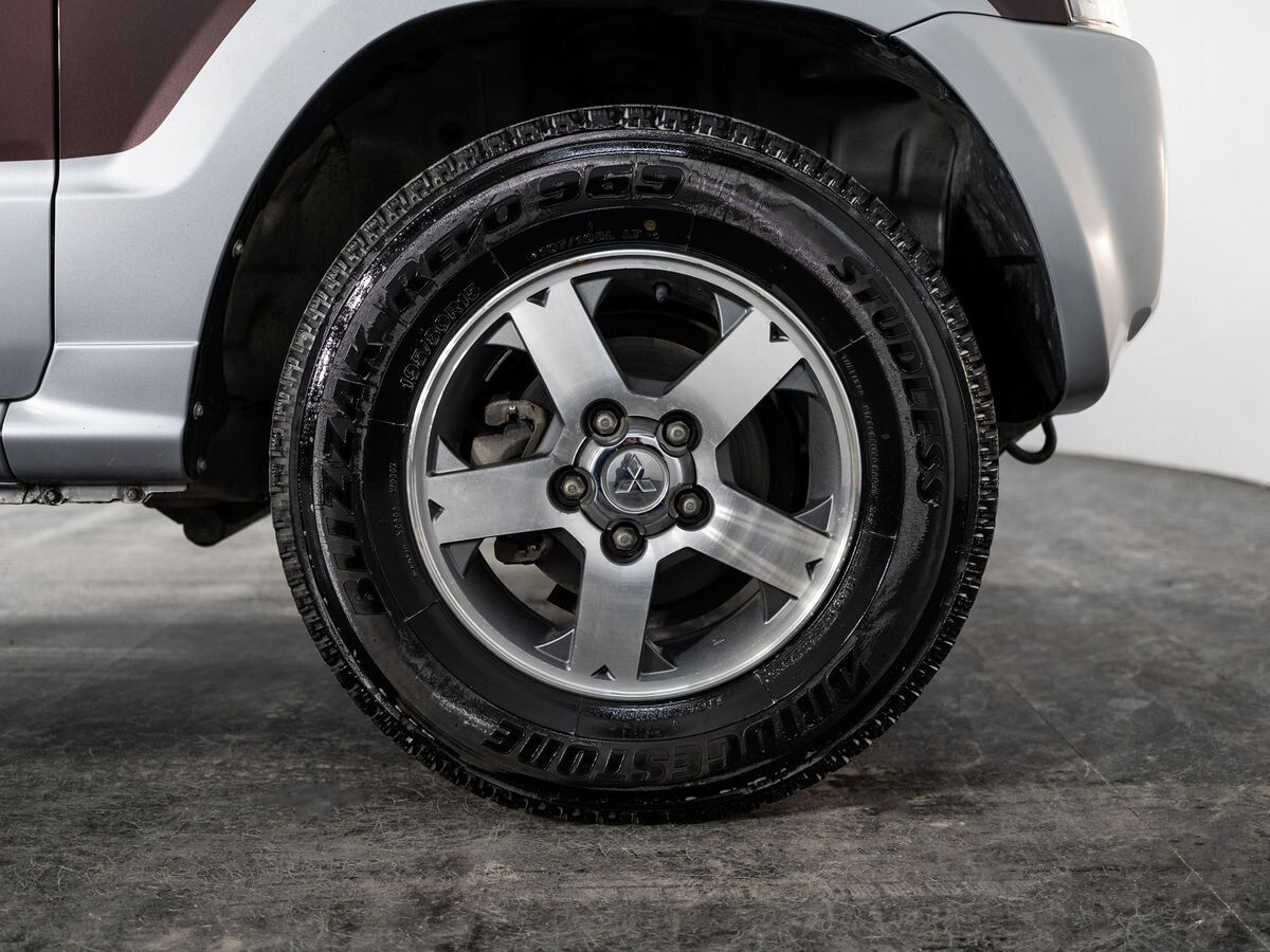 Mitsubishi Pajero Mini 2009 - фото автомобиля