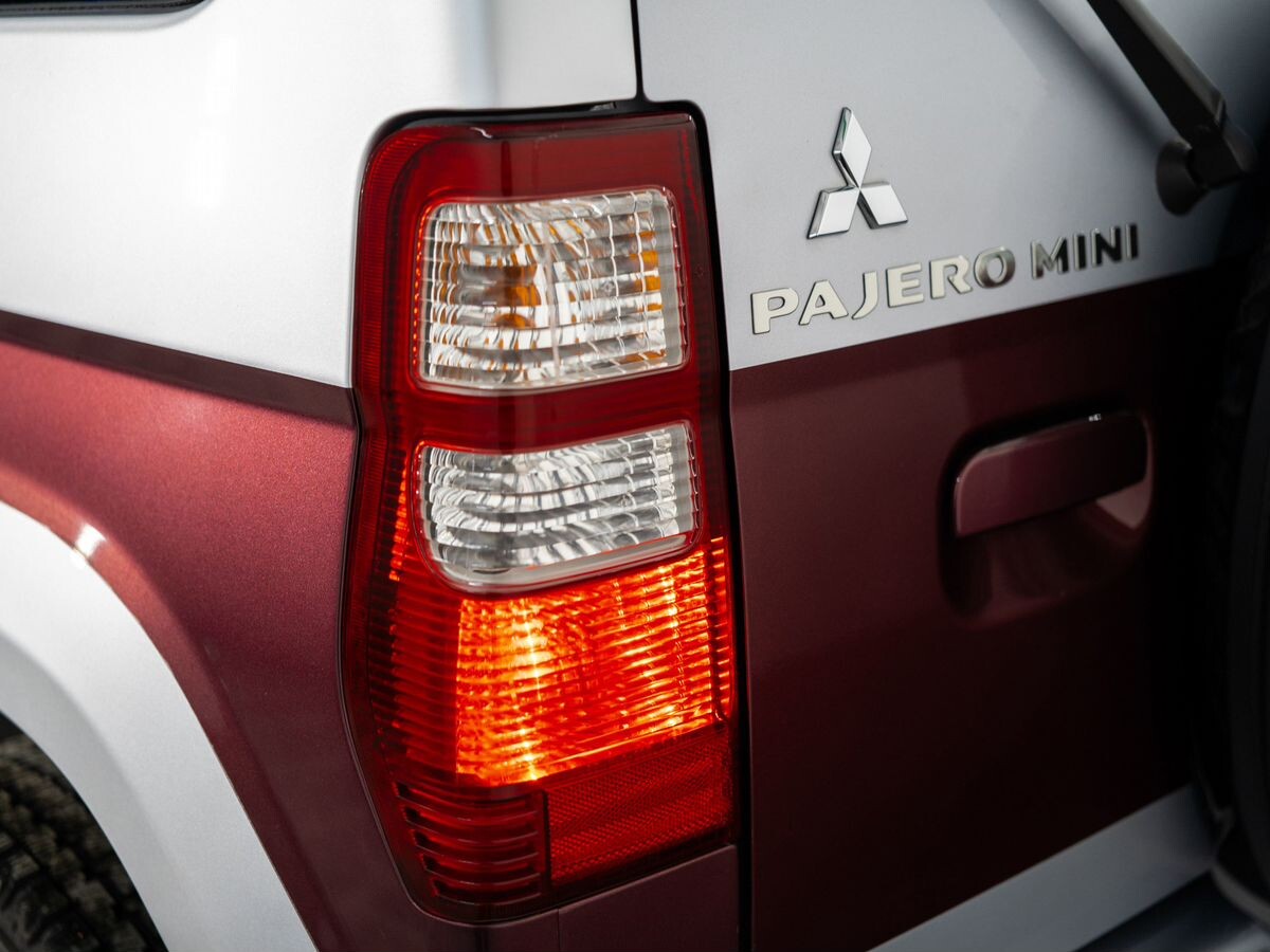 Mitsubishi Pajero Mini 2009 - фото автомобиля