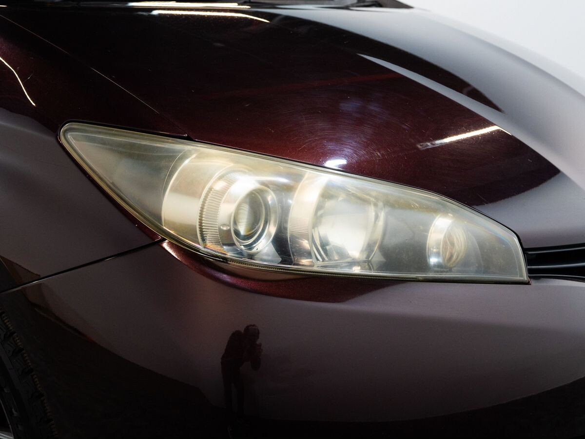 Toyota Wish 2011 - фото автомобиля