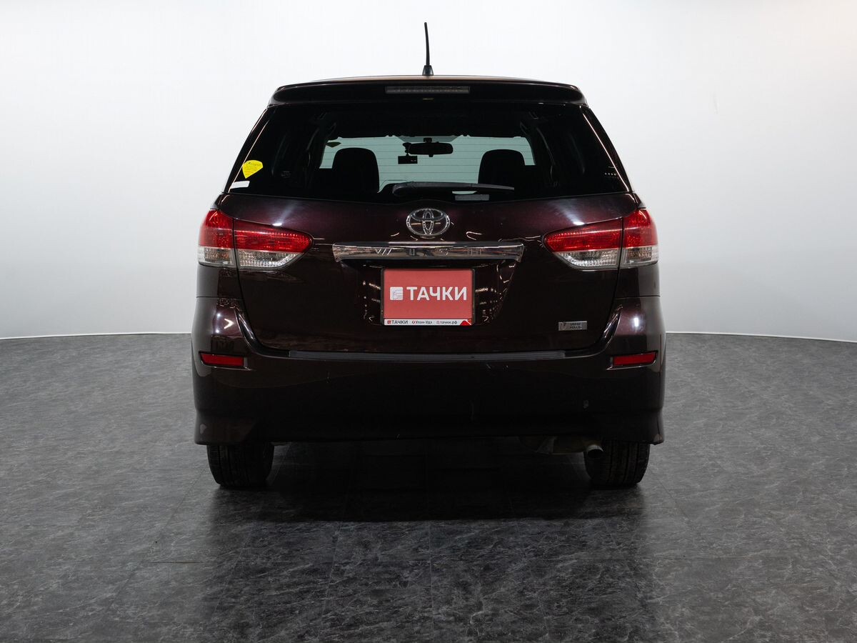 Toyota Wish 2011 - фото автомобиля
