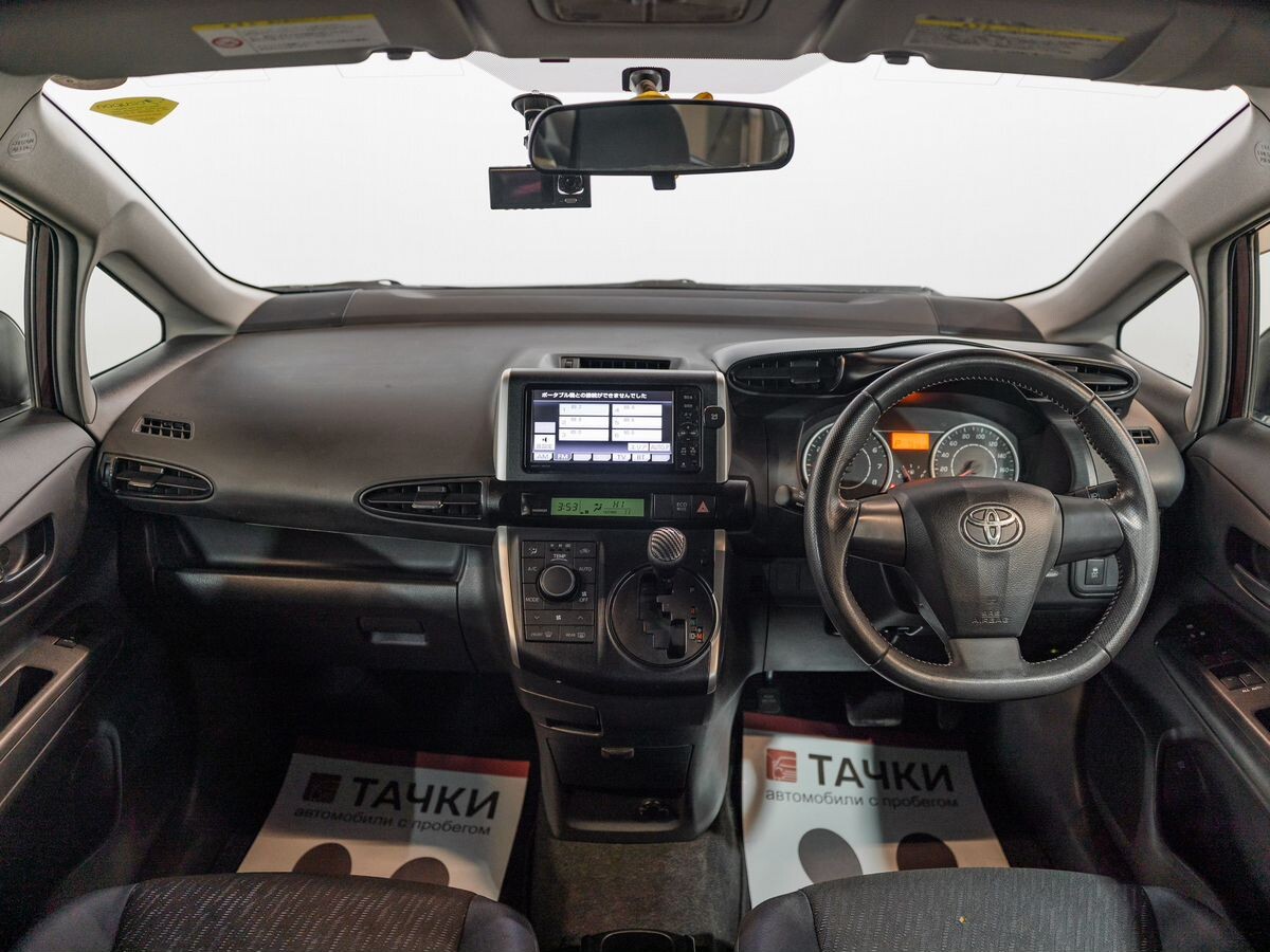 Toyota Wish 2011 - фото автомобиля