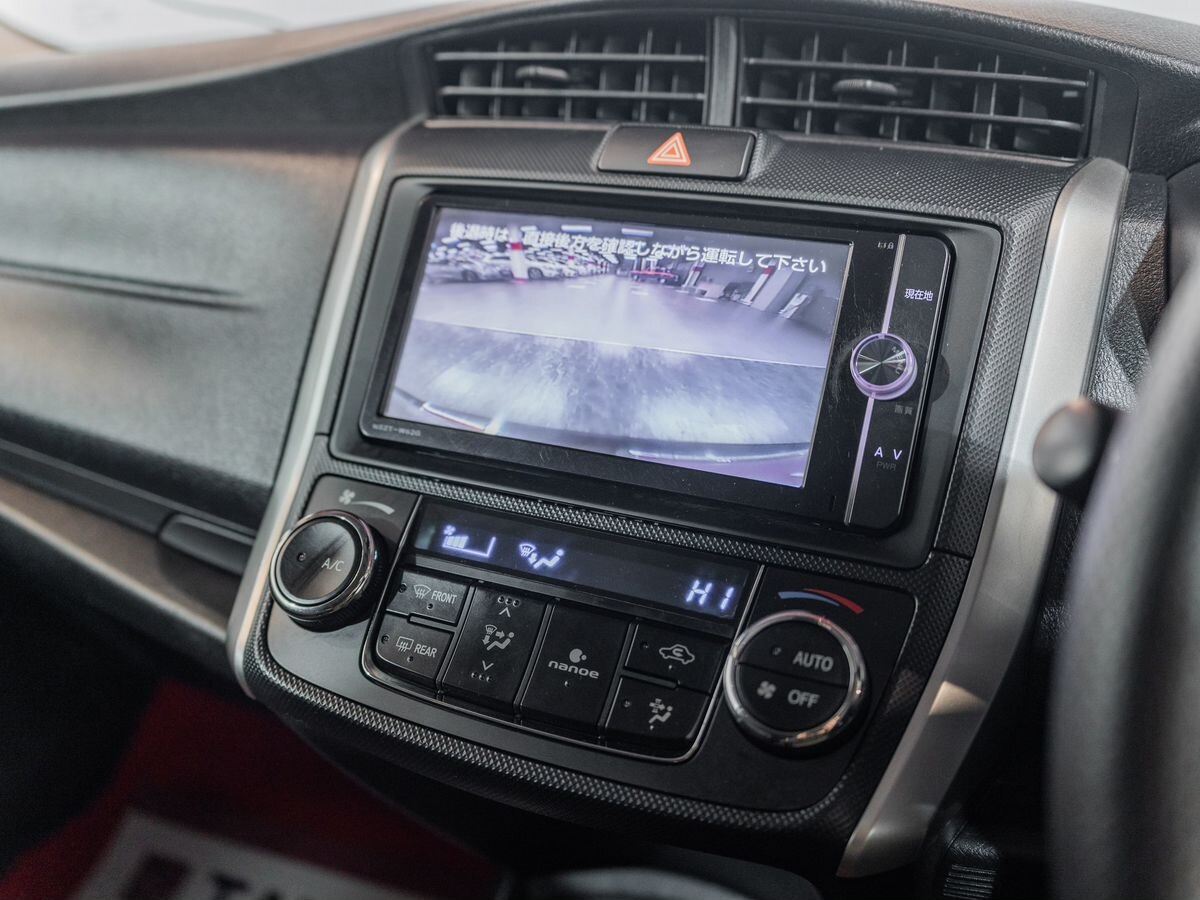 Toyota Corolla 2017 - фото автомобиля