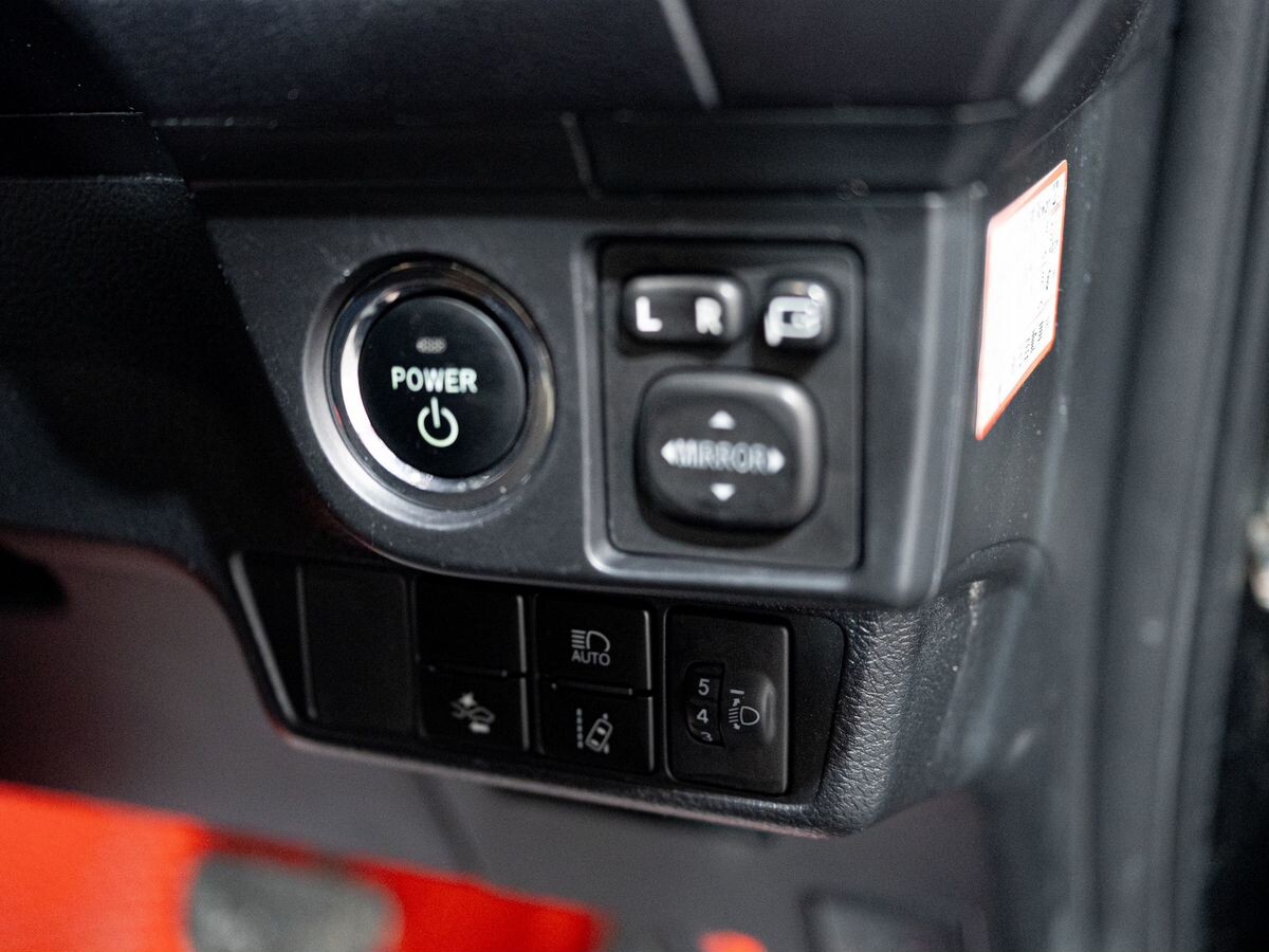 Toyota Corolla 2017 - фото автомобиля