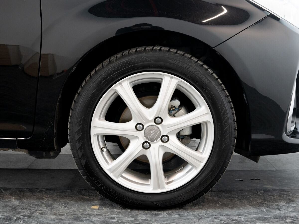 Toyota Corolla 2017 - фото автомобиля