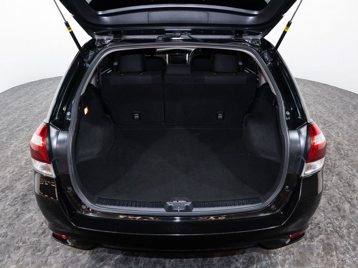 Toyota Corolla 2017 - фото автомобиля