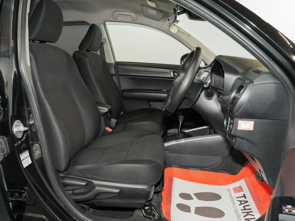 Toyota Corolla 2017 - фото автомобиля