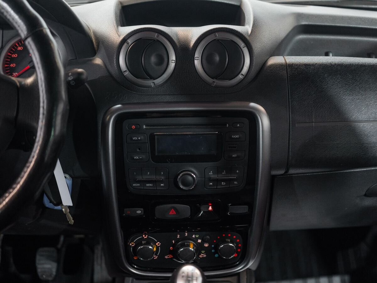 Renault Duster 2013 - фото автомобиля