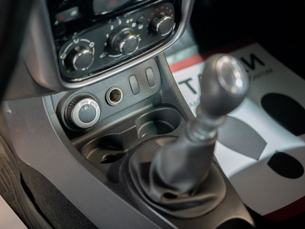 Renault Duster 2013 - фото автомобиля